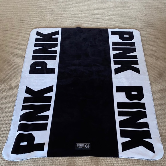 PINK Victoria's Secret Other - victoria’s secret sherpa blanket